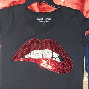 Black T-shirt with beautiful lips design